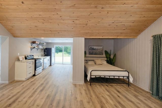 8724 N 14th Street, Kalamazoo, MI 49009