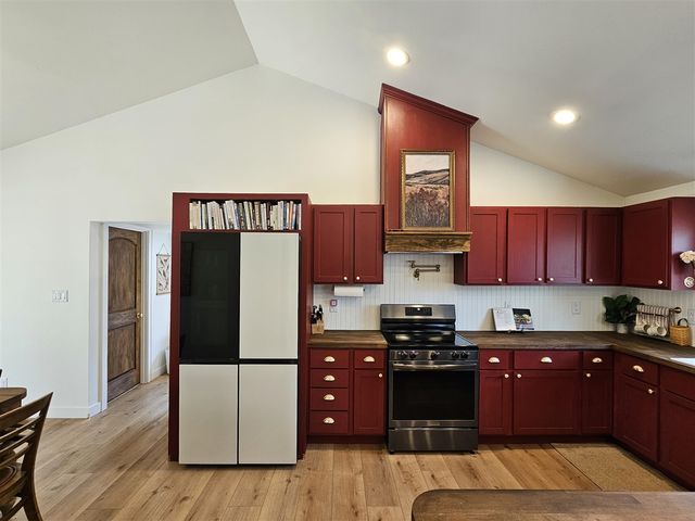 8724 N 14th Street, Kalamazoo, MI 49009