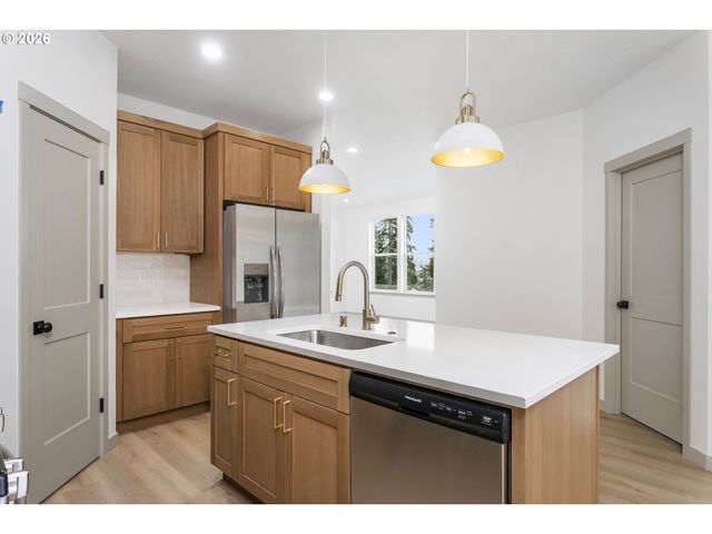 2333 W CASTLEMAN St, Longview, WA 98632