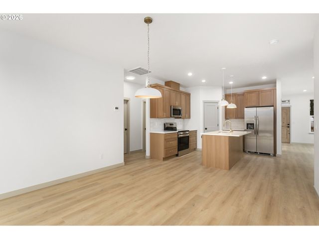 2333 W CASTLEMAN St, Longview, WA 98632