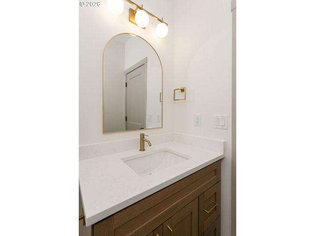 2333 W CASTLEMAN St, Longview, WA 98632