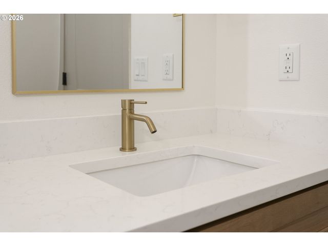 2333 W CASTLEMAN St, Longview, WA 98632