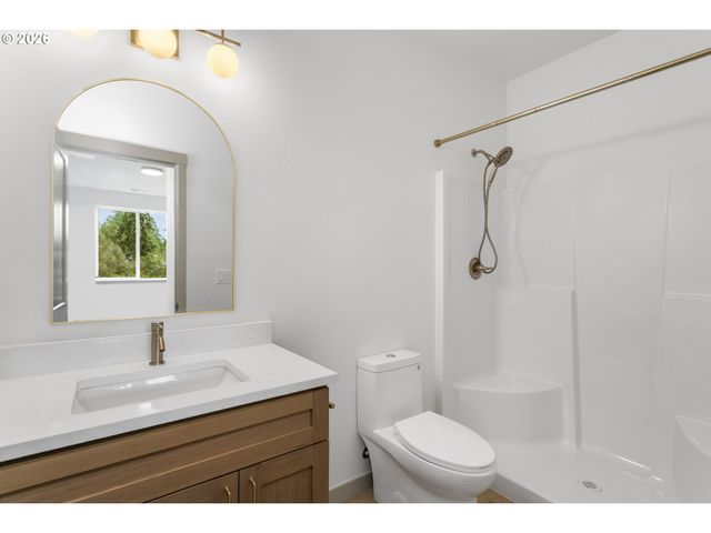 2333 W CASTLEMAN St, Longview, WA 98632