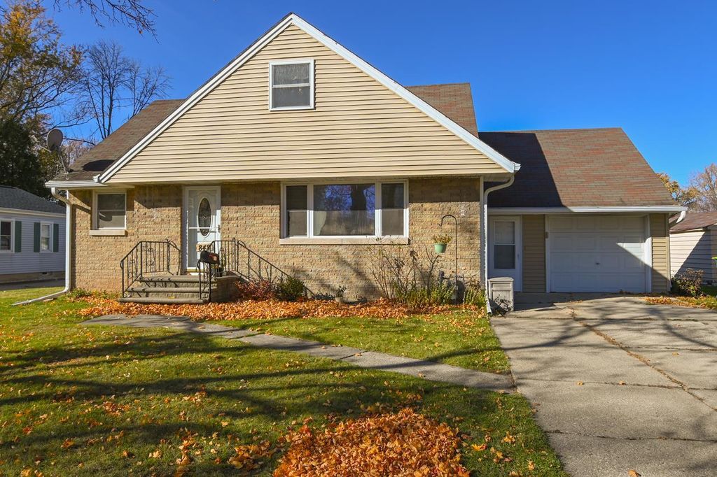 848 REDWOOD DRIVE, Green Bay, WI 54304