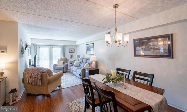 305 BRANDON, Norristown, PA 19403