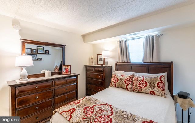 305 BRANDON, Norristown, PA 19403