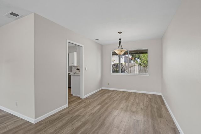 5701 Revelstok Dr, Sacramento, CA 95842