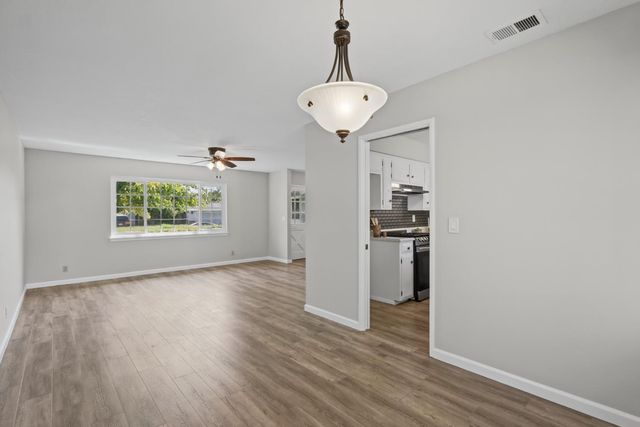 5701 Revelstok Dr, Sacramento, CA 95842