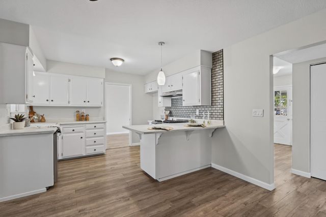 5701 Revelstok Dr, Sacramento, CA 95842