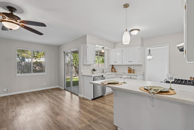5701 Revelstok Dr, Sacramento, CA 95842