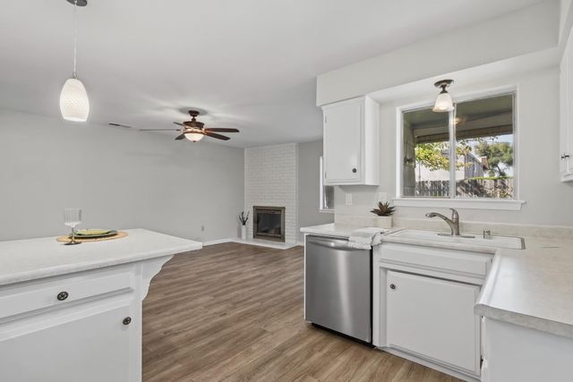 5701 Revelstok Dr, Sacramento, CA 95842