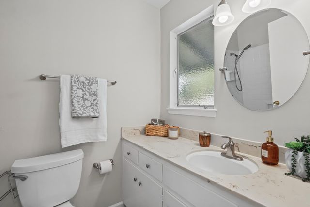 5701 Revelstok Dr, Sacramento, CA 95842