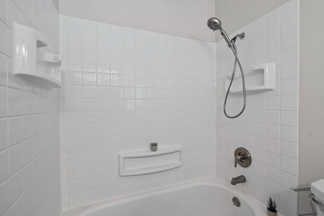 5701 Revelstok Dr, Sacramento, CA 95842