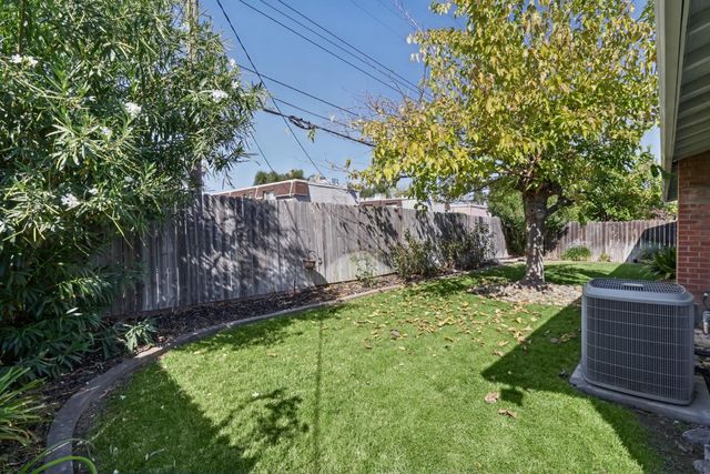 5701 Revelstok Dr, Sacramento, CA 95842