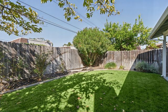 5701 Revelstok Dr, Sacramento, CA 95842