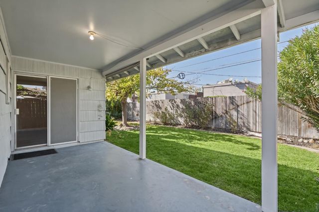 5701 Revelstok Dr, Sacramento, CA 95842