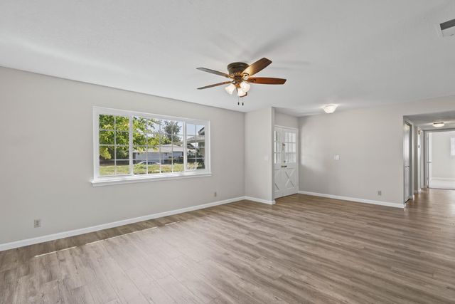 5701 Revelstok Dr, Sacramento, CA 95842