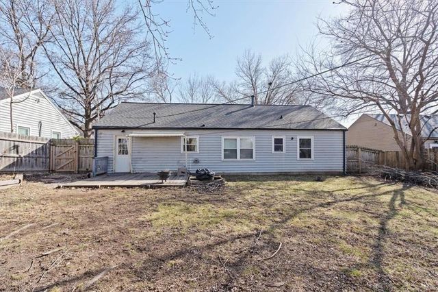 7550 State Line Road, Prairie Village, KS 66208