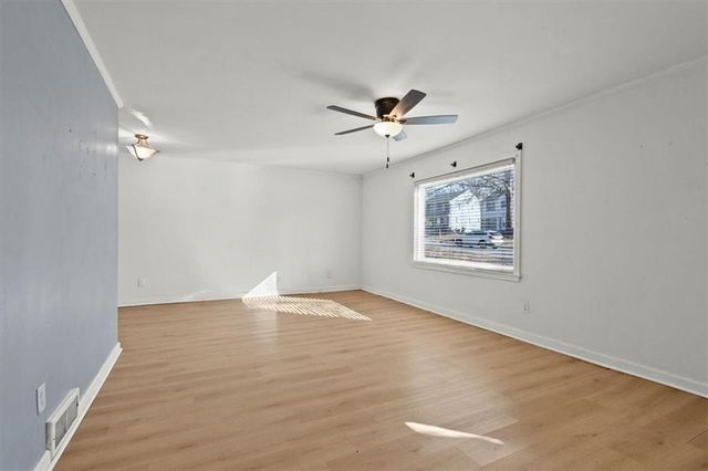 7550 State Line Road, Prairie Village, KS 66208