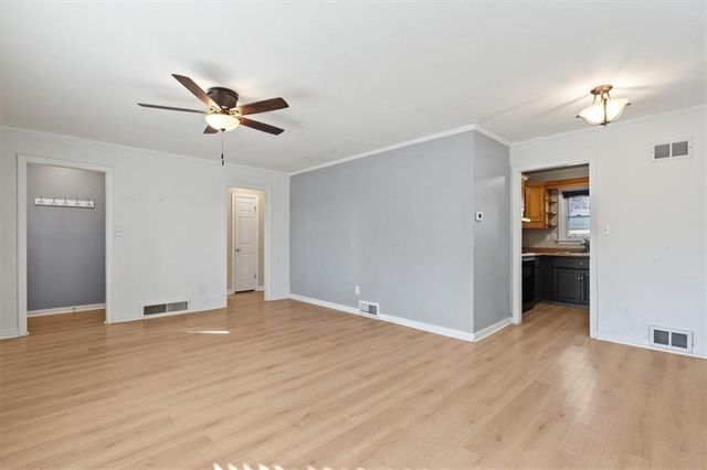 7550 State Line Road, Prairie Village, KS 66208