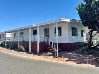 3556 Duke # 150, Fresno, CA 93727