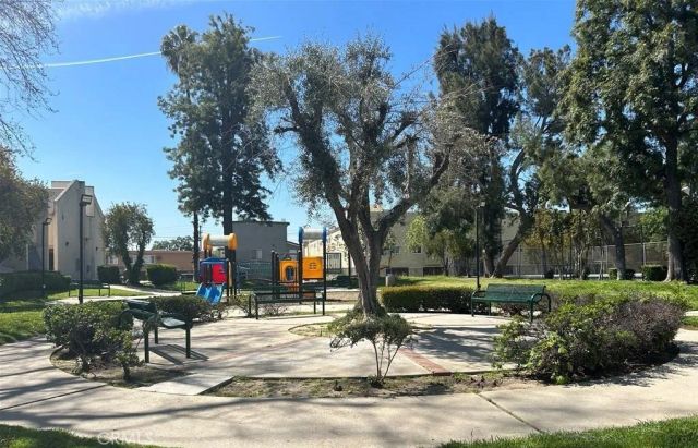 7651 Reseda 12, Reseda, CA 91335