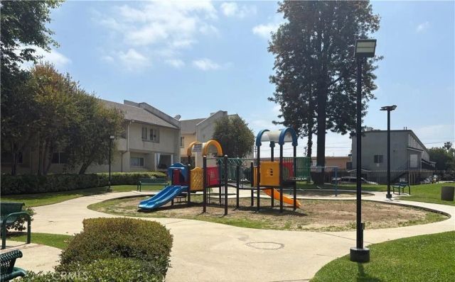 7651 Reseda 12, Reseda, CA 91335