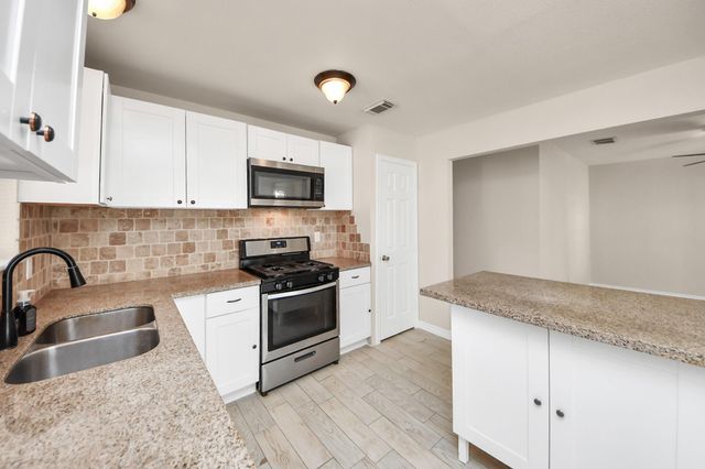 11915 Binghampton Drive, Houston, TX 77089