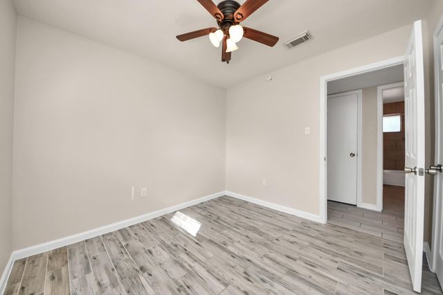 11915 Binghampton Drive, Houston, TX 77089