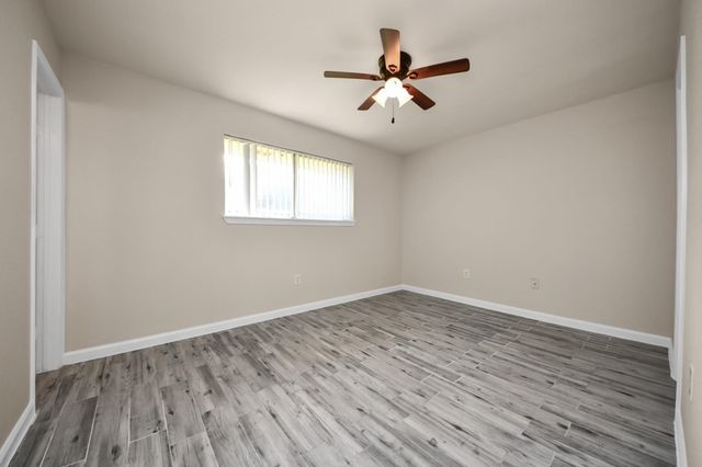 11915 Binghampton Drive, Houston, TX 77089