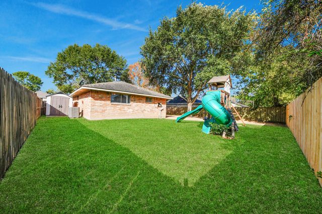 11915 Binghampton Drive, Houston, TX 77089