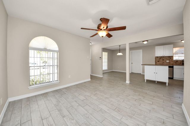 11915 Binghampton Drive, Houston, TX 77089