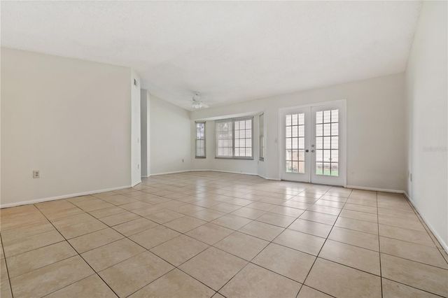 7607 GLADES COURT, Tampa, FL 33637