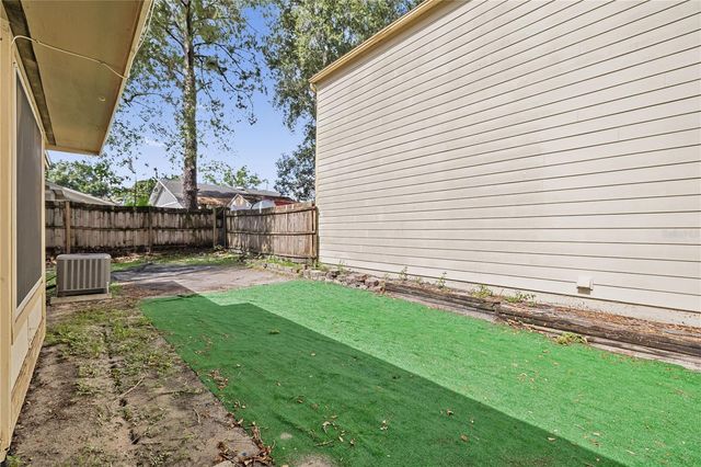 7607 GLADES COURT, Tampa, FL 33637