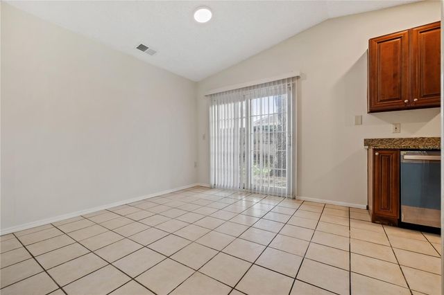 7607 GLADES COURT, Tampa, FL 33637