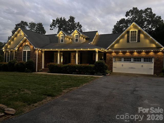 110 Mandy Lane, Tryon, NC 28782