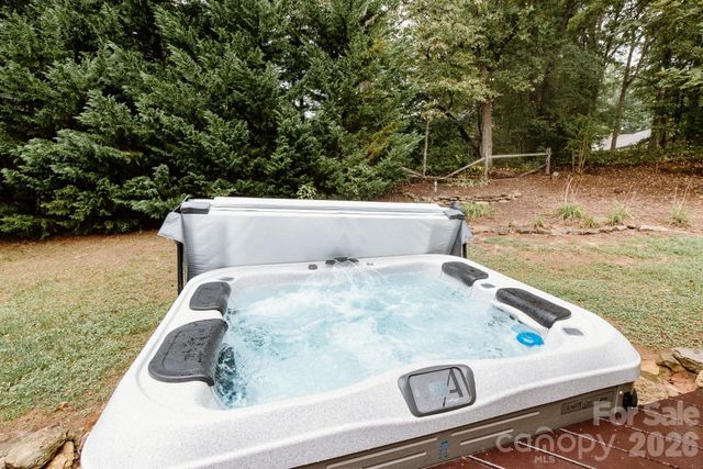 110 Mandy Lane, Tryon, NC 28782