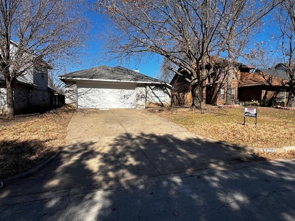 5900 Stone Meadow Lane, Fort Worth, TX 76179