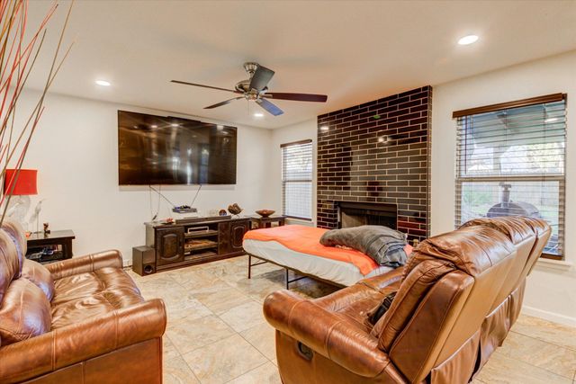 523 Tanner TRL, Pflugerville, TX 78660