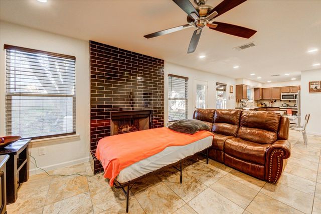 523 Tanner TRL, Pflugerville, TX 78660