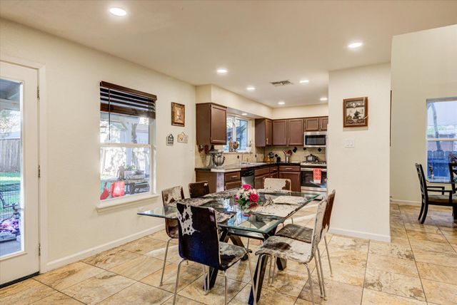 523 Tanner TRL, Pflugerville, TX 78660