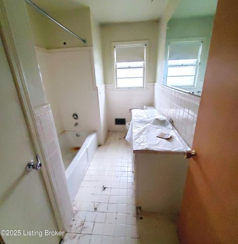 2013 Old Hickory Rd, Louisville, KY 40299