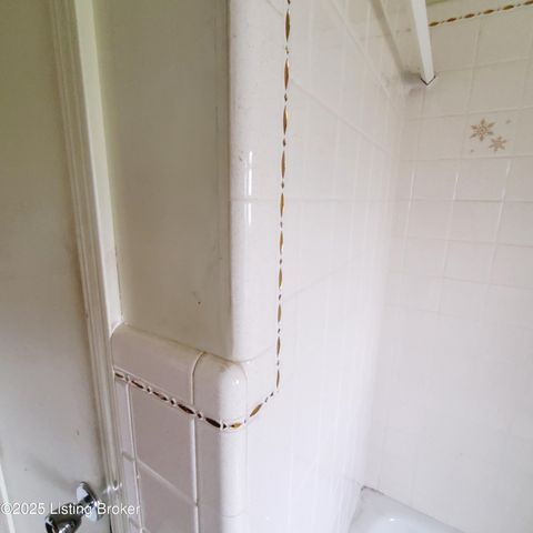 2013 Old Hickory Rd, Louisville, KY 40299