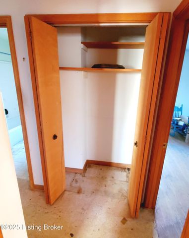 2013 Old Hickory Rd, Louisville, KY 40299