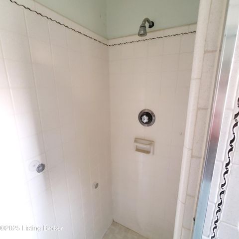 2013 Old Hickory Rd, Louisville, KY 40299