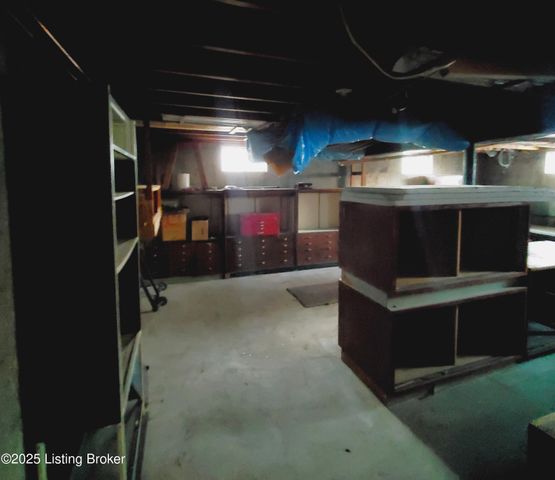 2013 Old Hickory Rd, Louisville, KY 40299