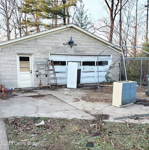 2013 Old Hickory Rd, Louisville, KY 40299