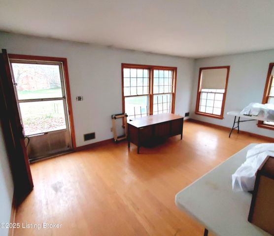 2013 Old Hickory Rd, Louisville, KY 40299