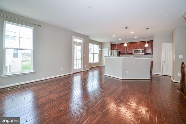 24668 CARIBOU SQ, Aldie, VA 20105