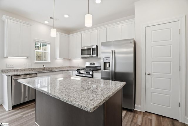 10 Camden Woods Trail, Greenville, SC 29607